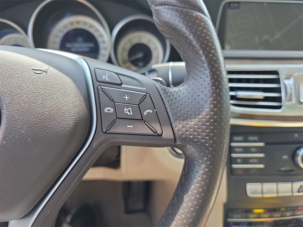 Vehicle image 21 of 40