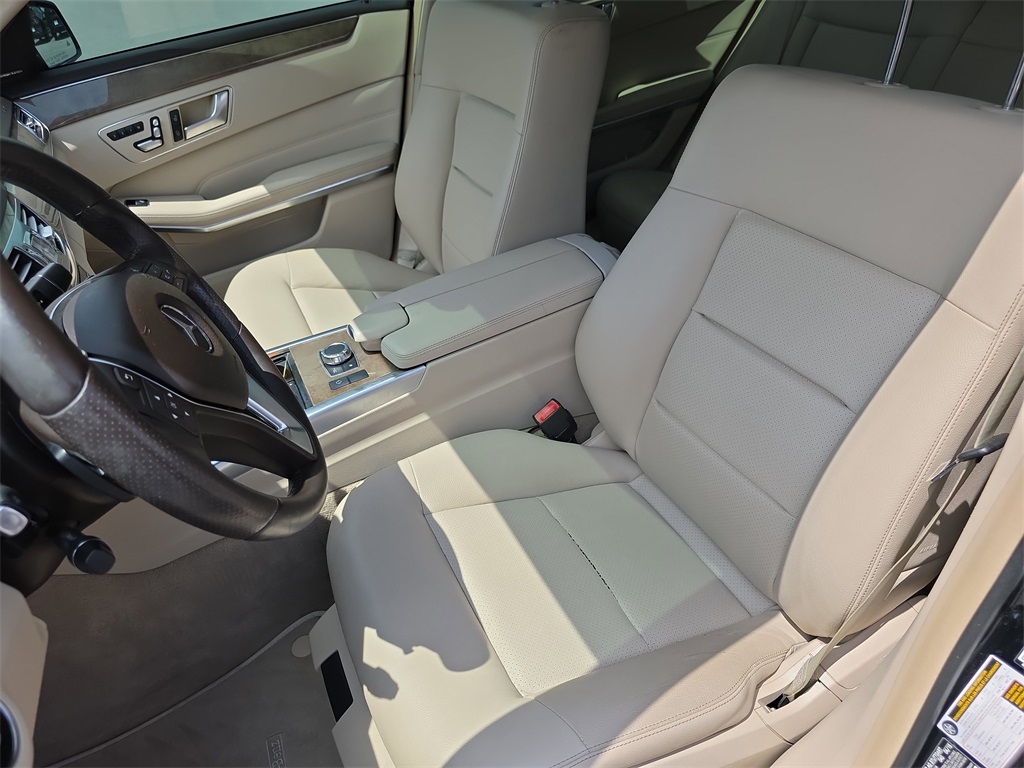 Vehicle image 14 of 40