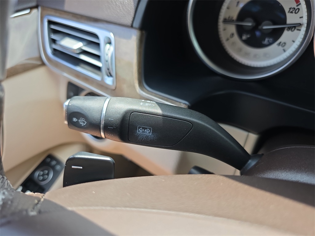 Vehicle image 22 of 40