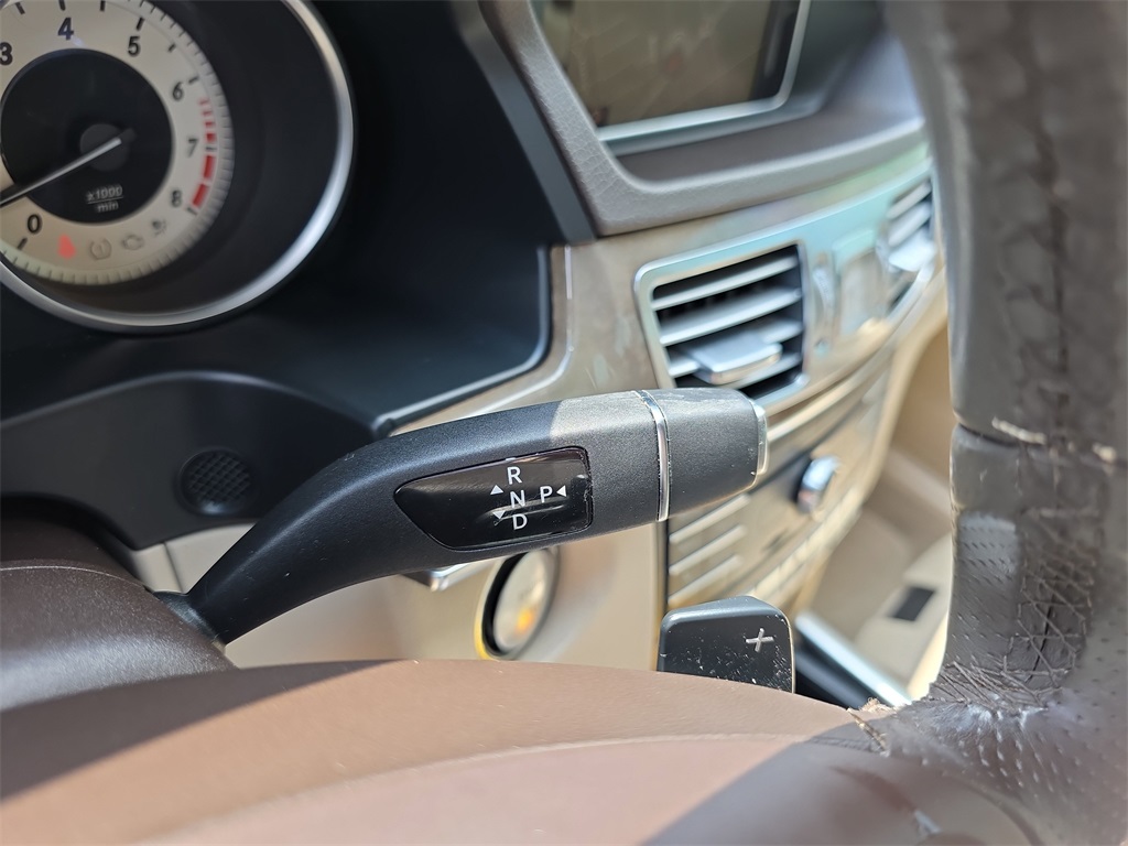 Vehicle image 23 of 40