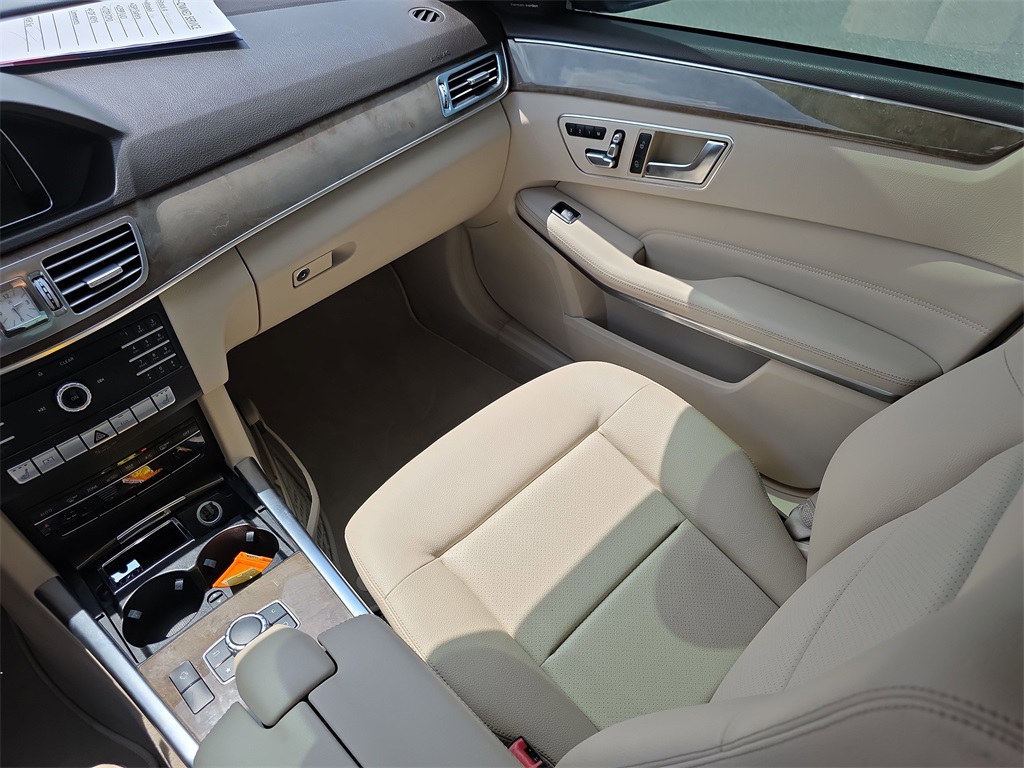 Vehicle image 18 of 40