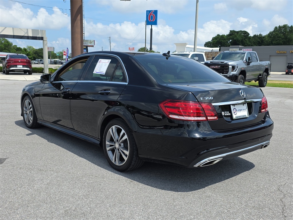 Vehicle image 8 of 40