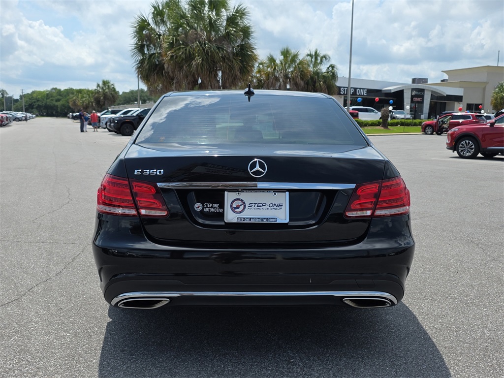 Vehicle image 7 of 40