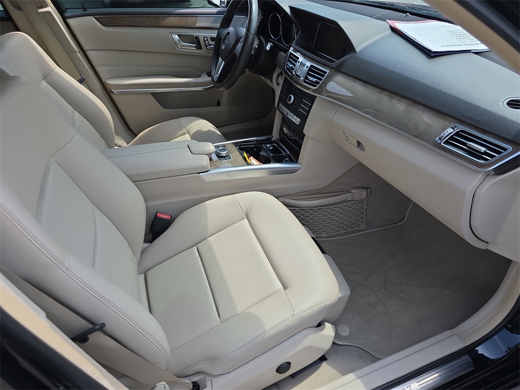 Vehicle image 36 of 40