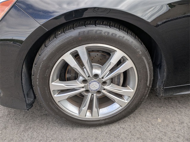 Vehicle image 9 of 40
