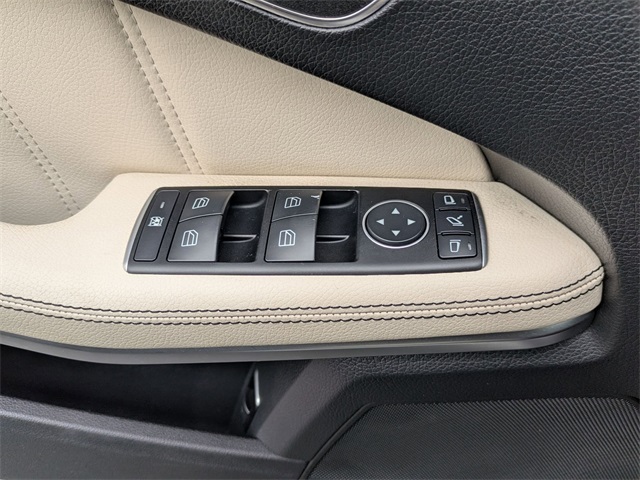 Vehicle image 12 of 40