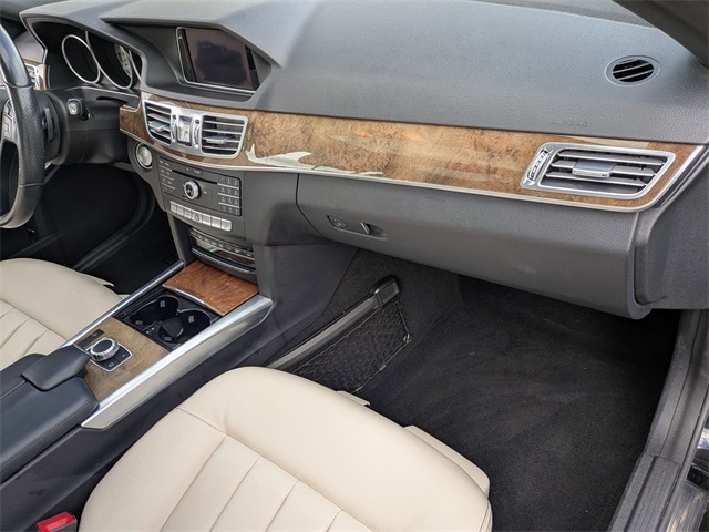 Vehicle image 38 of 40