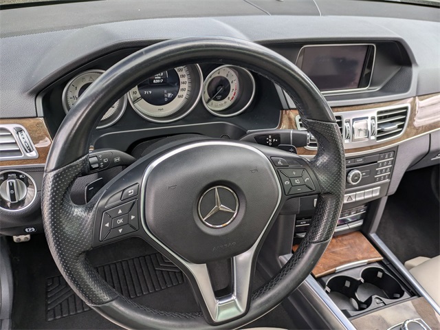 Vehicle image 17 of 40