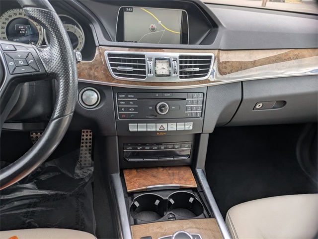 Vehicle image 31 of 40