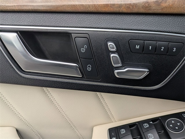 Vehicle image 11 of 40