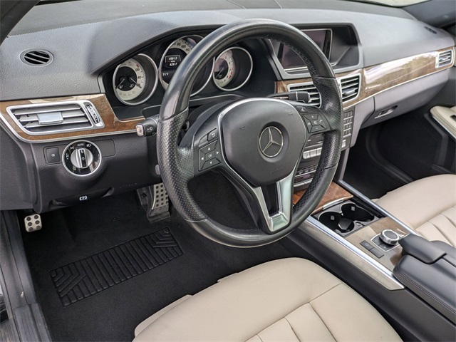 Vehicle image 16 of 40