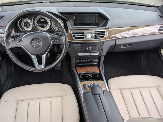 Vehicle image 32 of 40