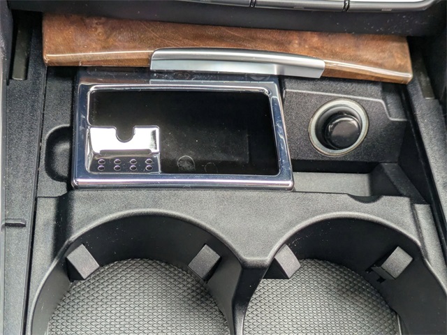 Vehicle image 26 of 40