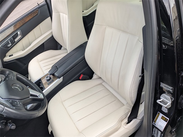 Vehicle image 14 of 40