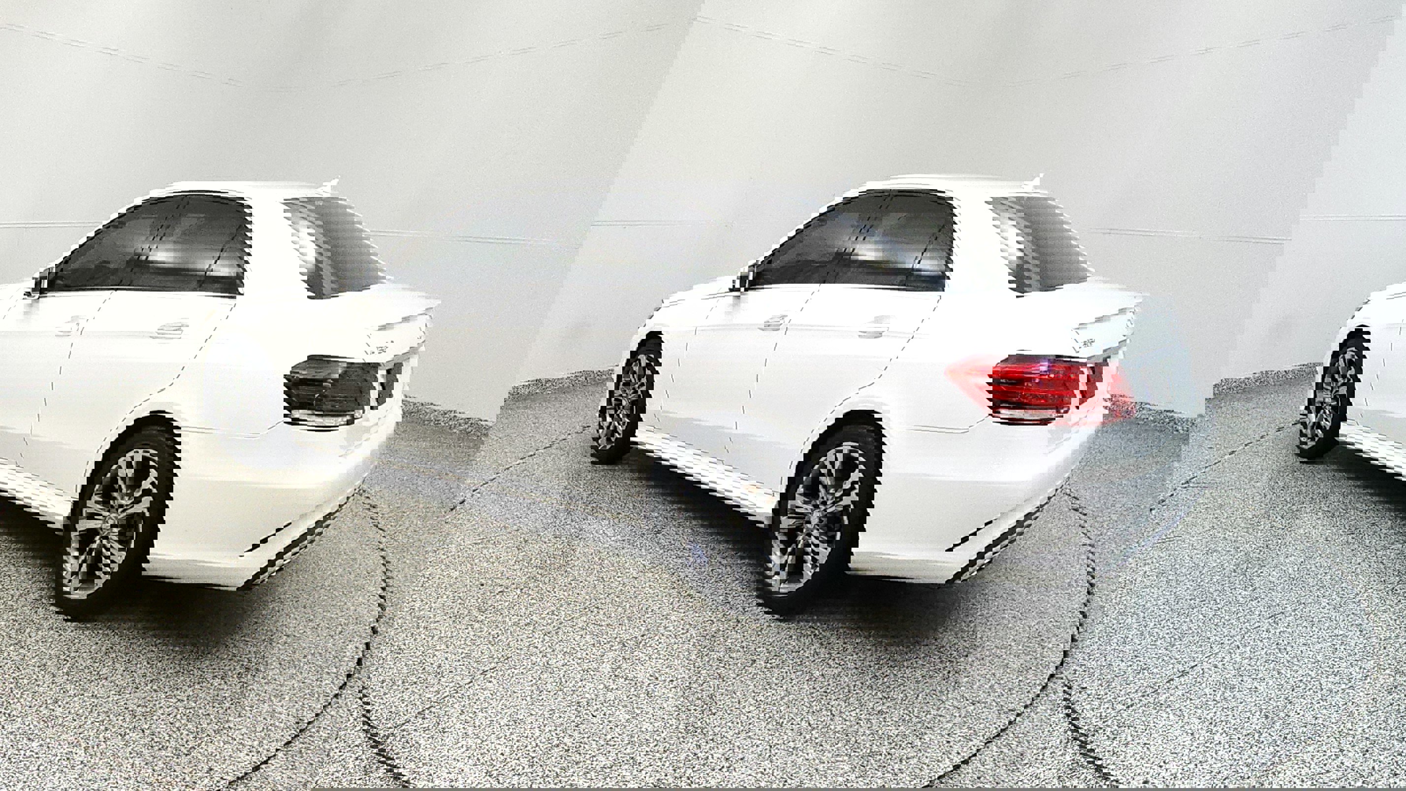 Vehicle image 15 of 50