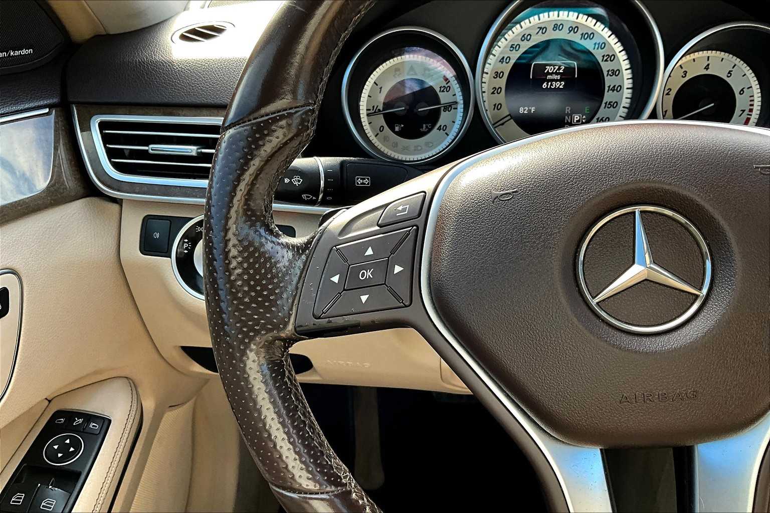 Vehicle image 21 of 29