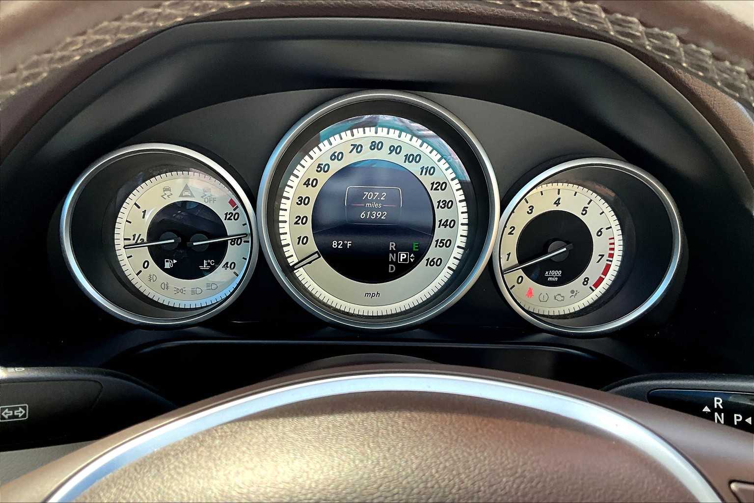 Vehicle image 17 of 29