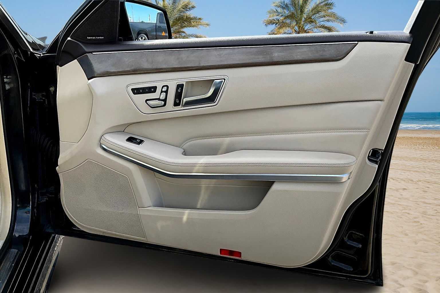 Vehicle image 25 of 29
