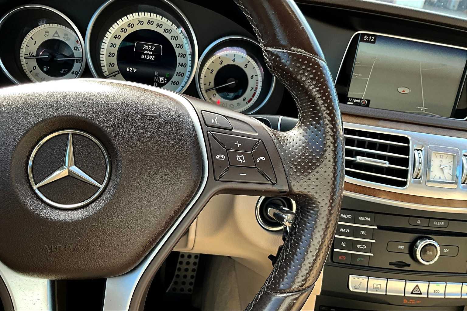 Vehicle image 22 of 29