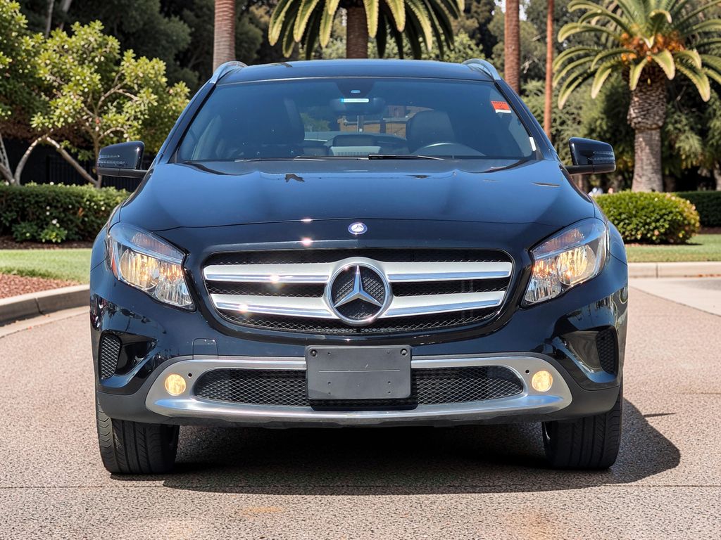 2016 Mercedes-Benz GLA 250 Image 2 of 47