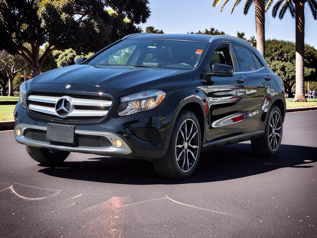 2016 Mercedes-Benz GLA 250 Image 1 of 47