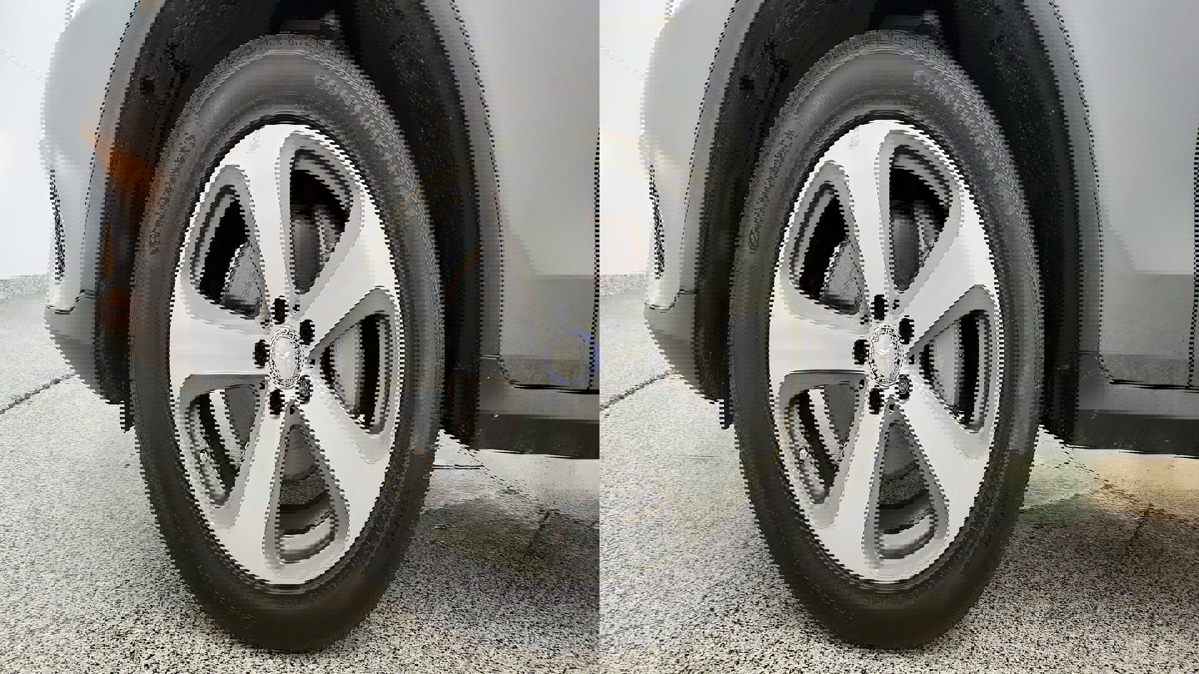 Vehicle image 33 of 51