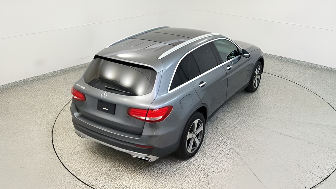 Vehicle image 46 of 51