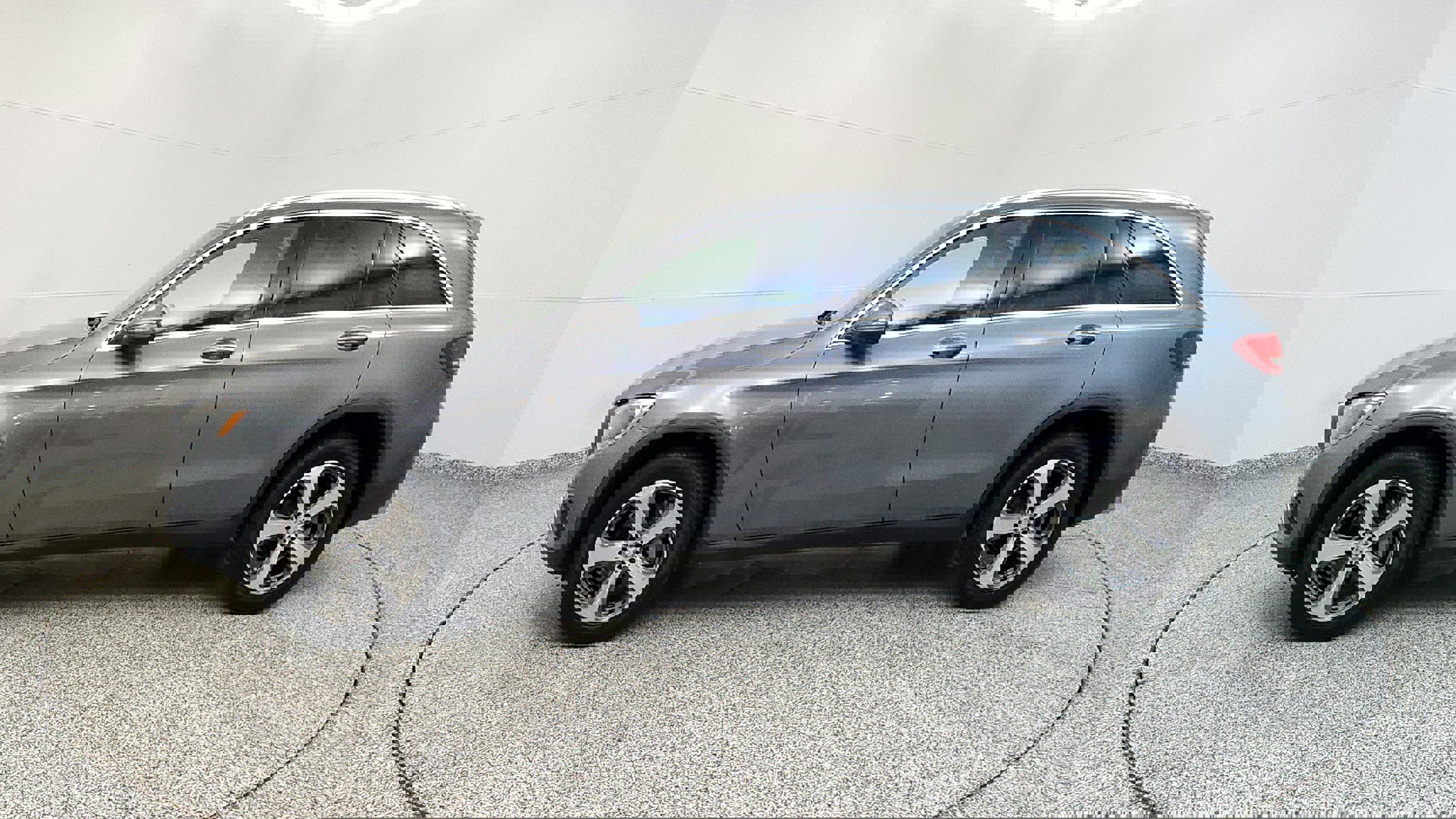 Vehicle image 18 of 51