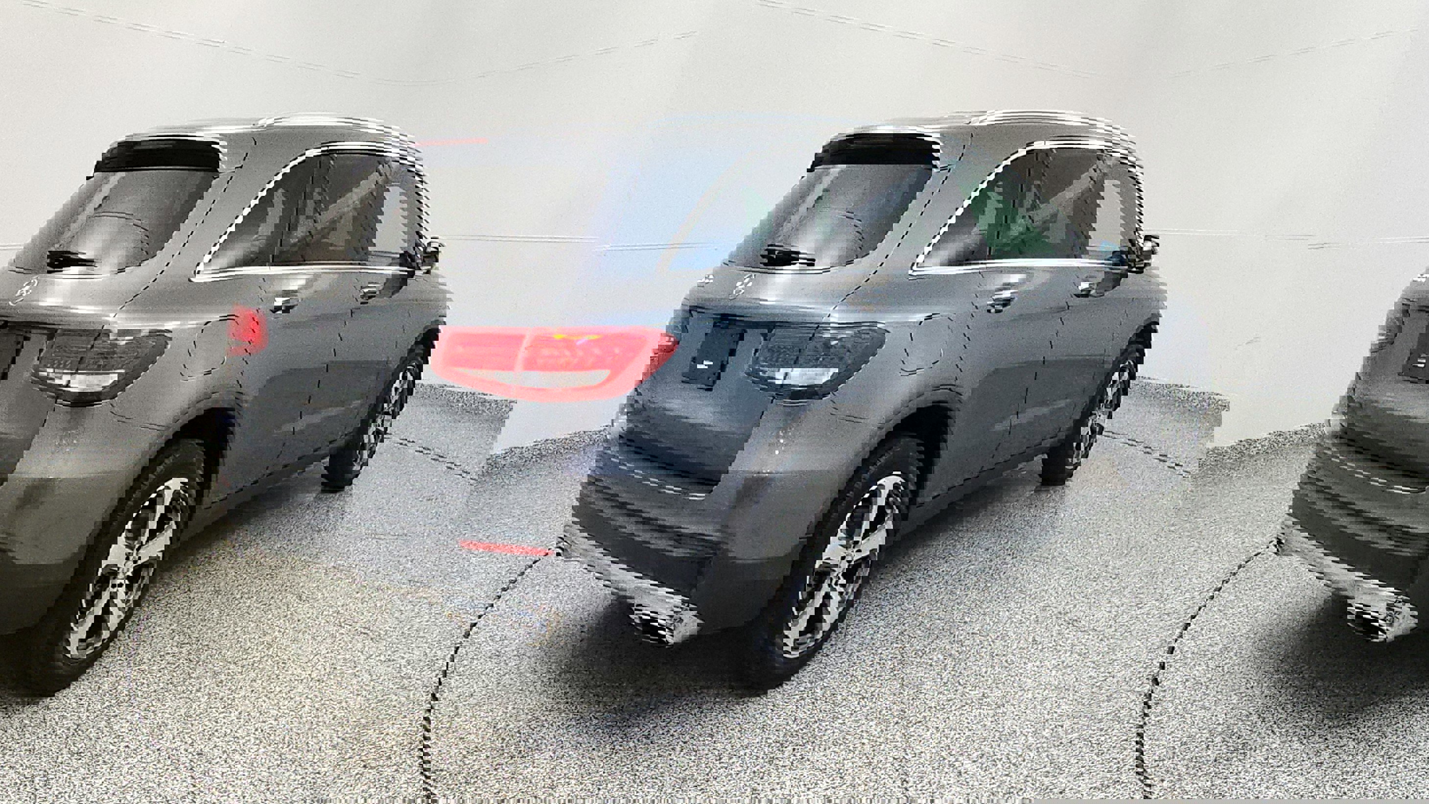 Vehicle image 10 of 51