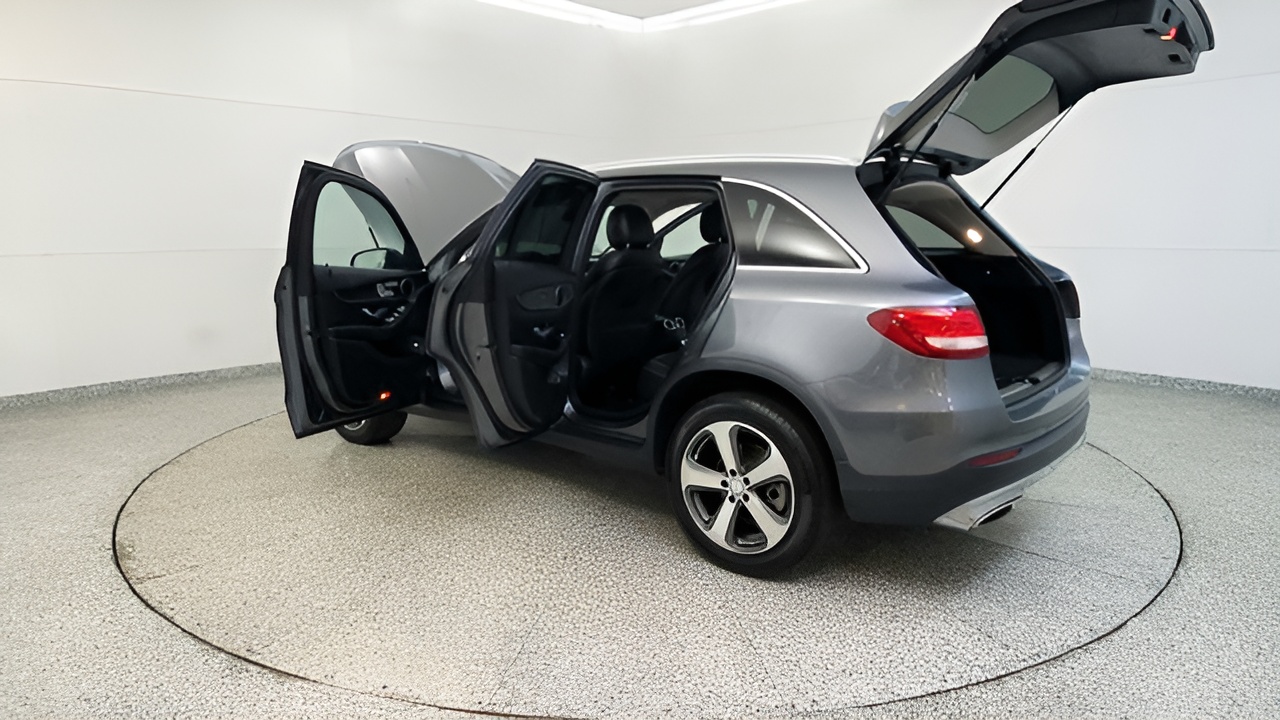 Vehicle image 49 of 51