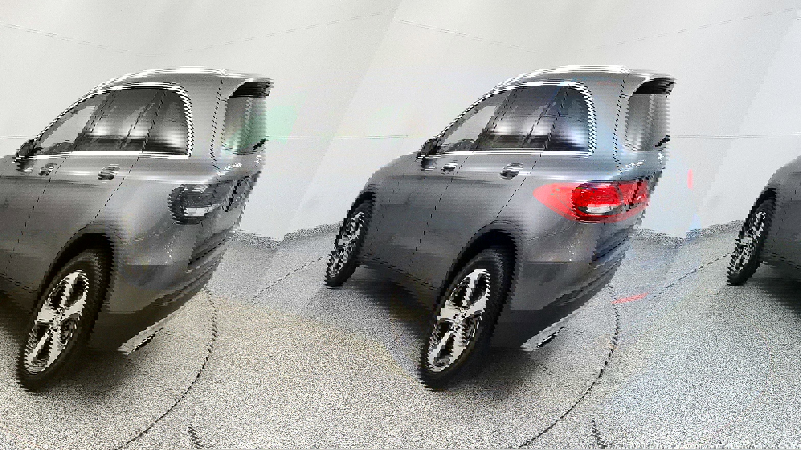 Vehicle image 15 of 51