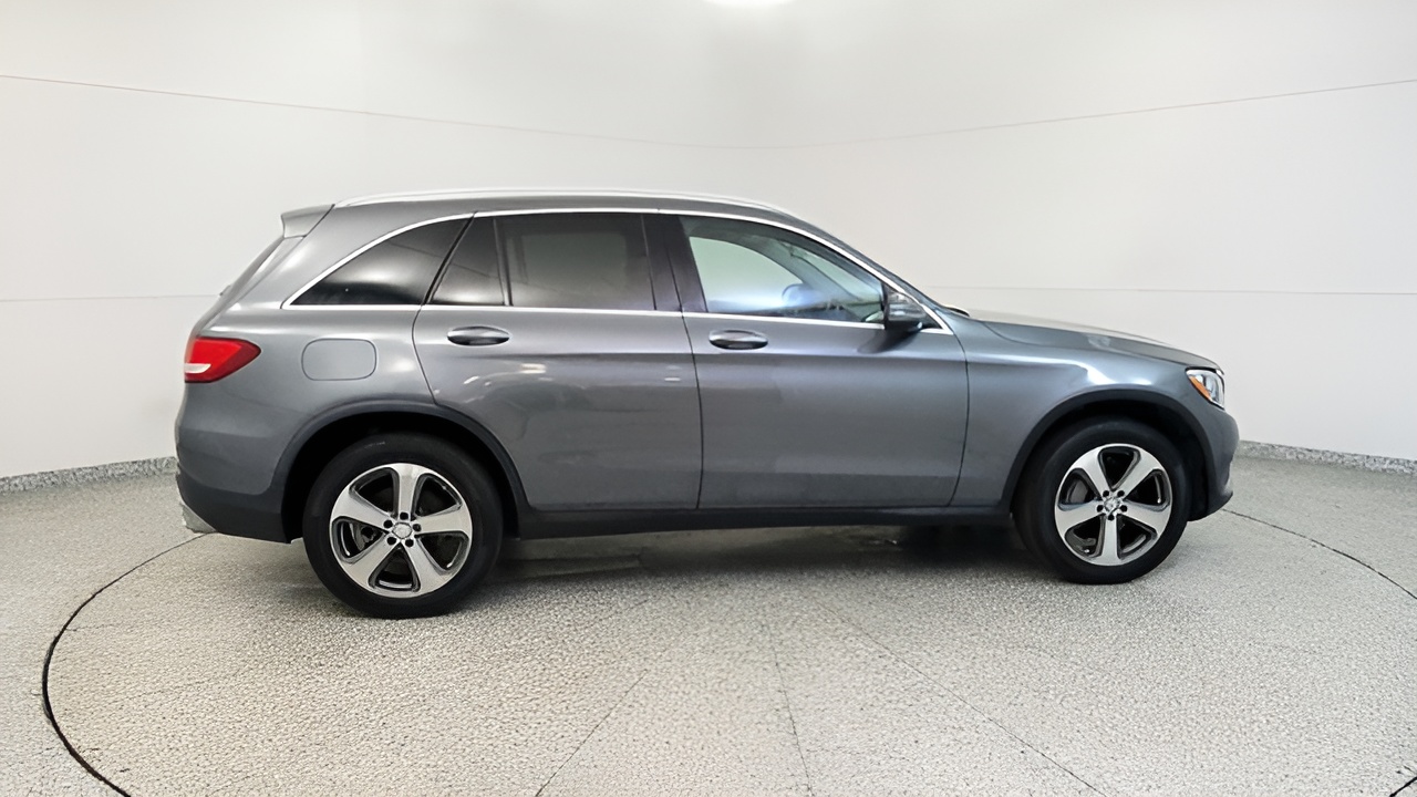 Vehicle image 42 of 51