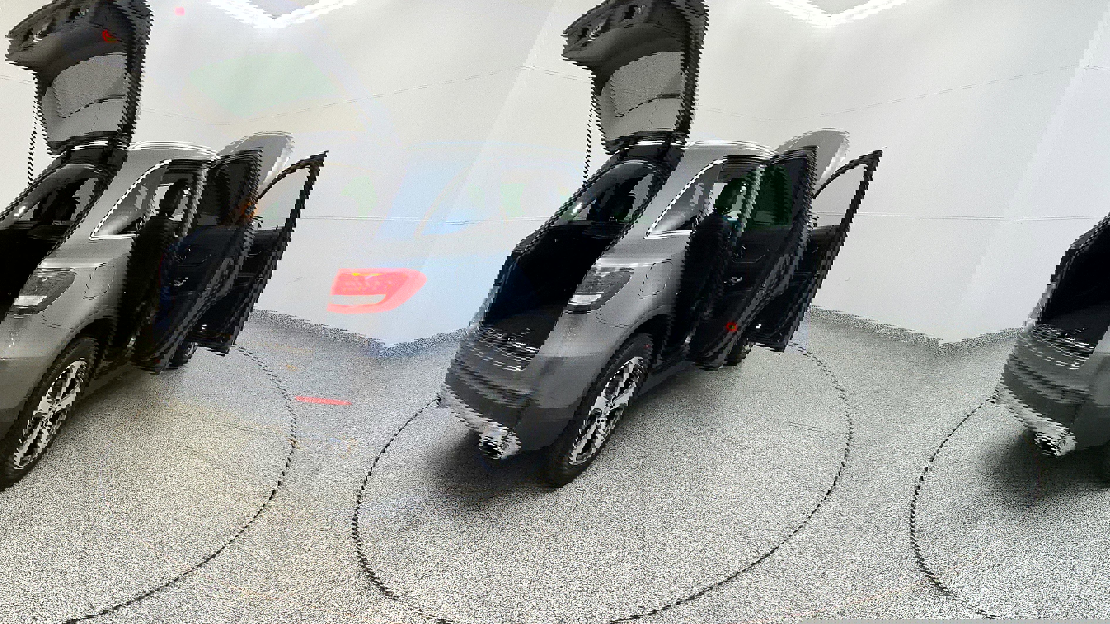 Vehicle image 11 of 51