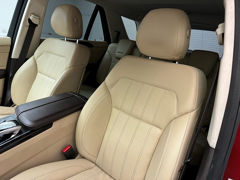 Vehicle image 14 of 44