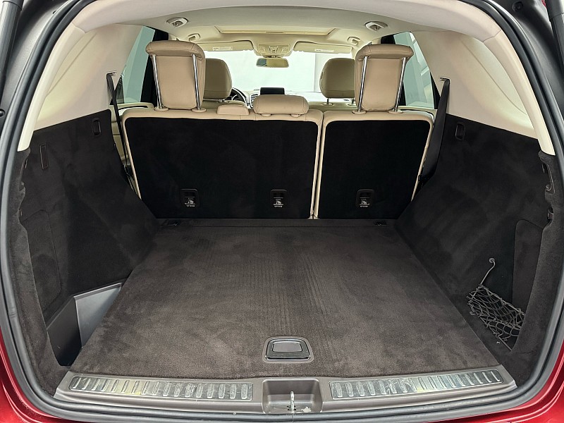 Vehicle image 17 of 44