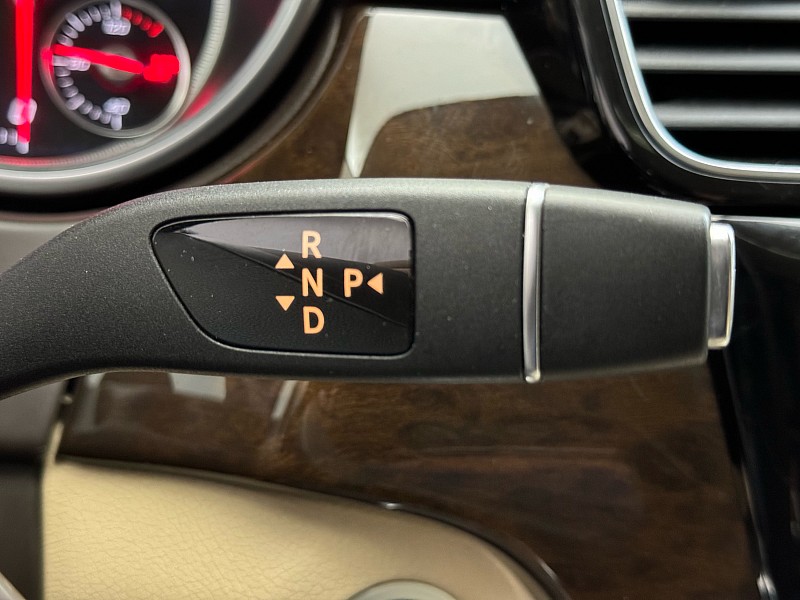 Vehicle image 31 of 44
