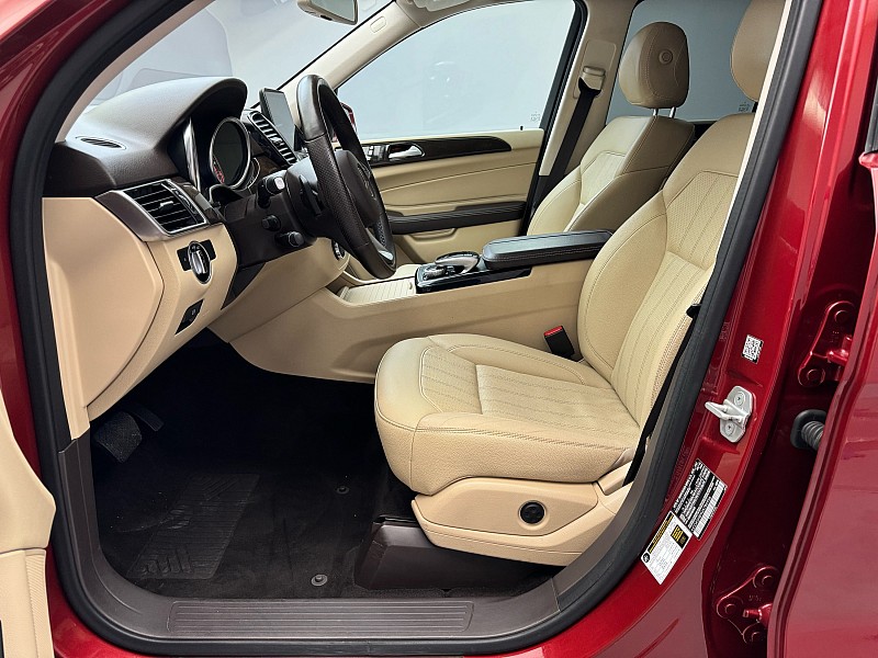 Vehicle image 13 of 44