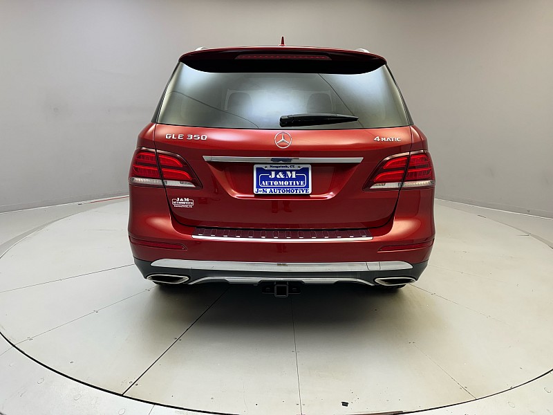 Vehicle image 6 of 44