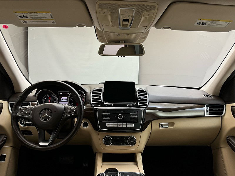 Vehicle image 12 of 44