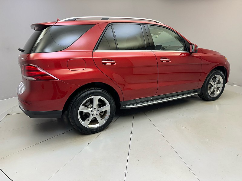 Vehicle image 5 of 44
