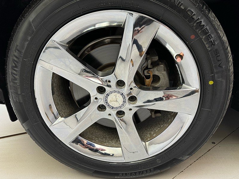 Vehicle image 9 of 44