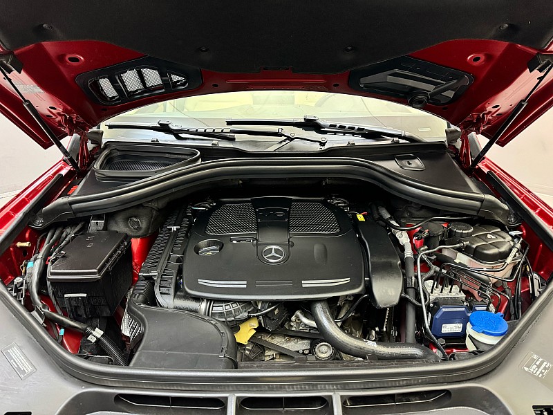 Vehicle image 10 of 44
