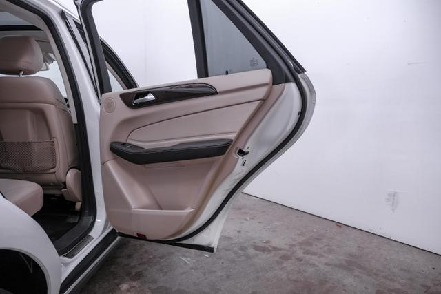 Vehicle image 40 of 53