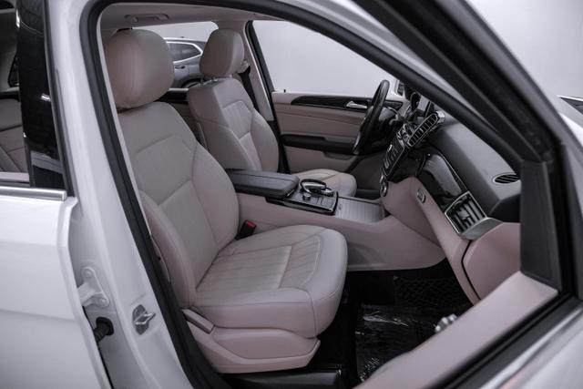 Vehicle image 29 of 53