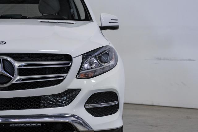 Vehicle image 7 of 53