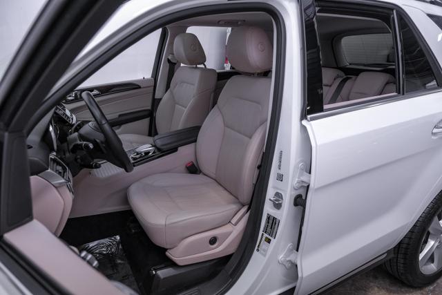 Vehicle image 27 of 53