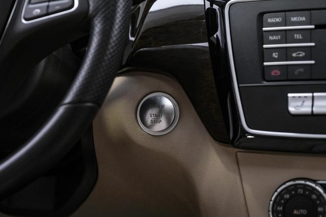 Vehicle image 18 of 53