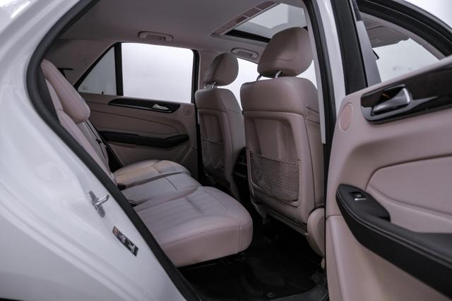 Vehicle image 31 of 53