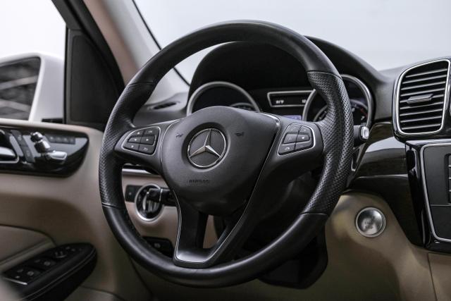 Vehicle image 13 of 53