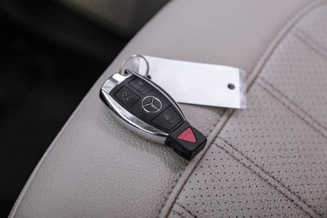 Vehicle image 52 of 53